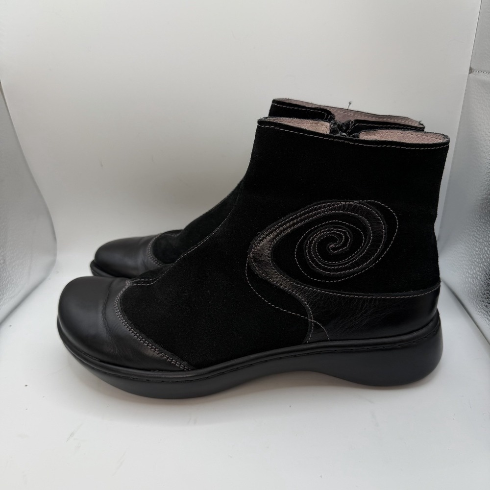 Naot Ankle Boots Womens US 9 EU 40 Black Suede Side Zip Booties Comfort